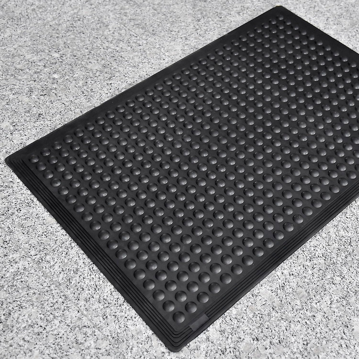 Rubber Dubble Anti-Fatigue Workplace Mat - In Use | Oranlite Europe