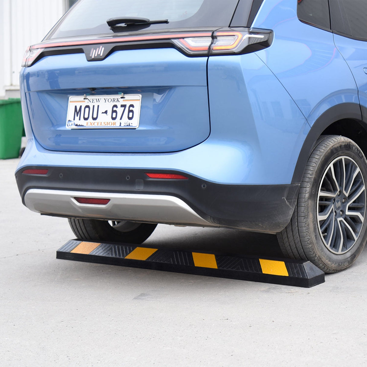 Heavy Duty Rubber Parking Curb with Beads Reflector - In Use | Besea Cone