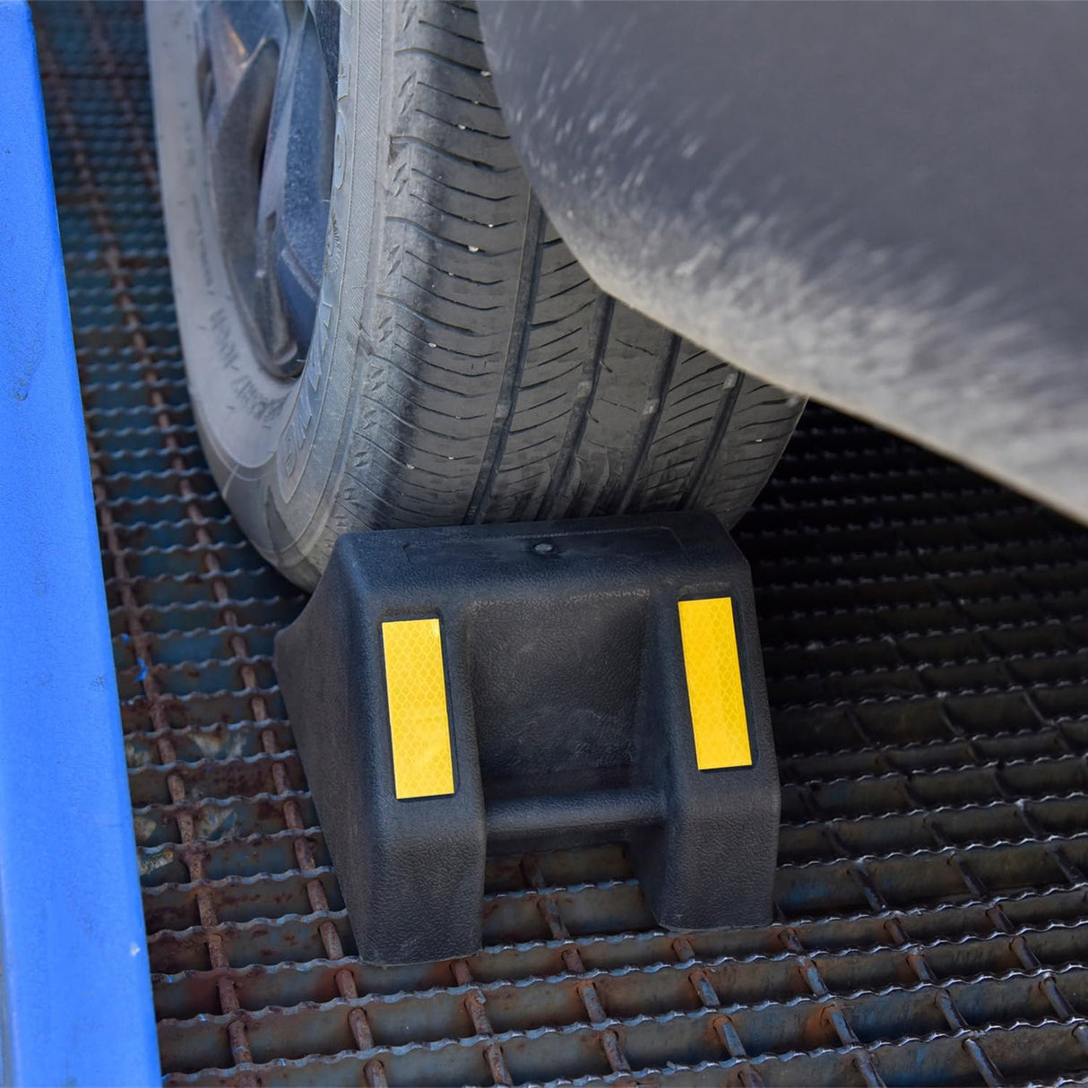 Heavy Duty Wheel Chock - Top View | Besea Cone