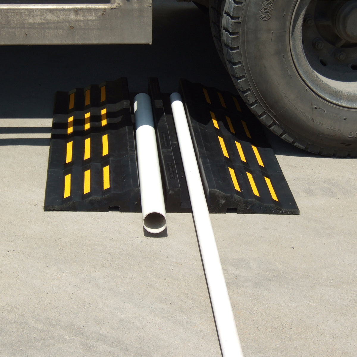 2 PCS 2-Channel Rubber Hose Ramp with Reflective Strips
